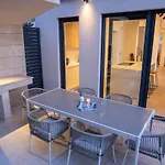 Modern Luxury Retreat - Neroli *
