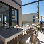 Modern Luxury Retreat - Neroli Villa