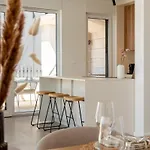Modern Luxury Retreat - Neroli *