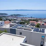 Modern Luxury Retreat - Neroli *
