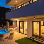 Modern Luxury Retreat - Neroli * Makarska