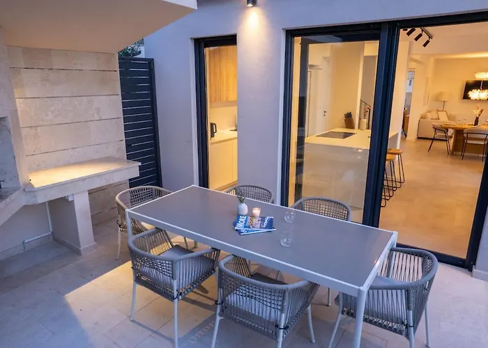 Modern Luxury Retreat - Neroli *