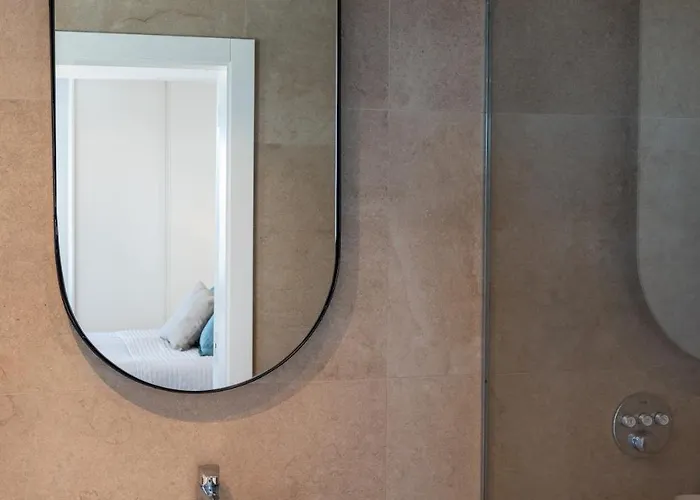 Modern Luxury Retreat - Neroli Villa