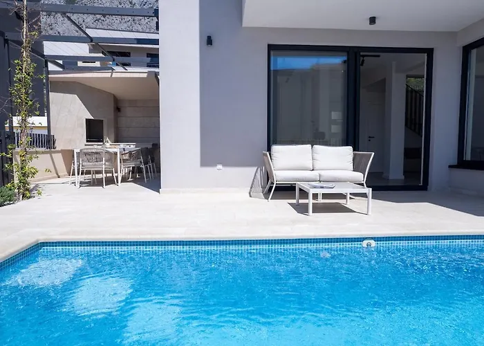 Modern Luxury Retreat - Neroli Villa